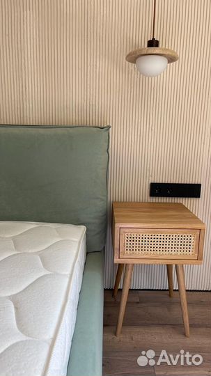 Прикроватные тумбы с ротангом