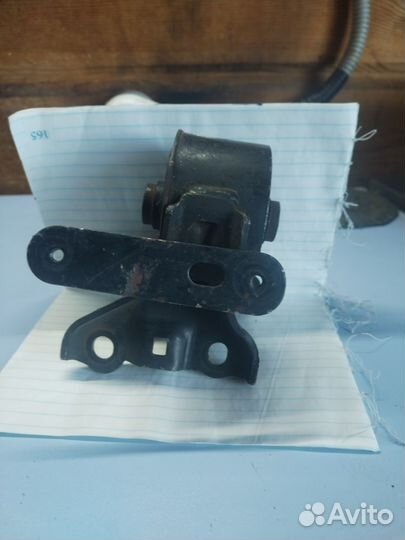 Подушка двигателя Тойота