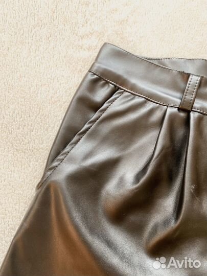 Шорты кожаные удлиненные 46