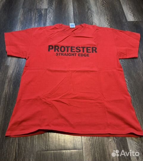Футболка protester