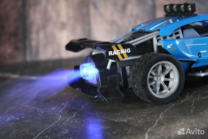 Машинка на радиоуправлении синяя