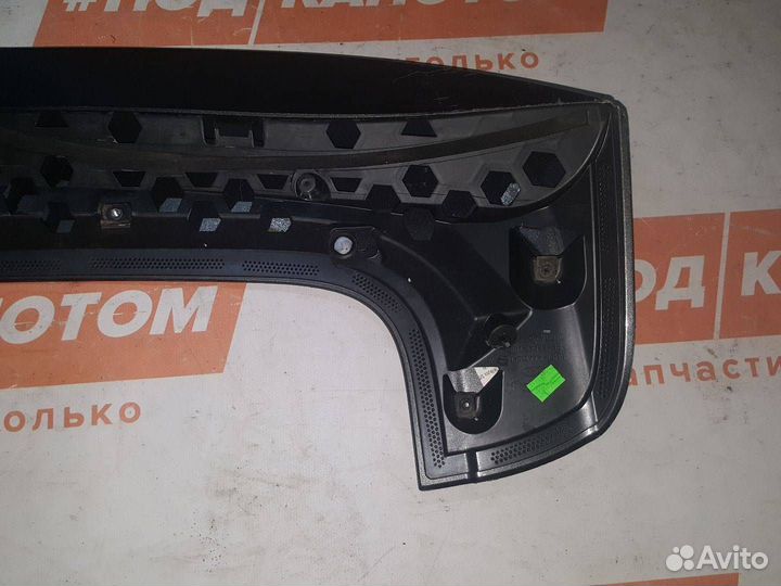 Спойлер крышки багажника Ford Focus 3 BM51A44210B