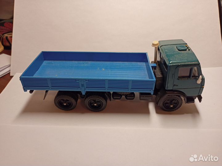 Сувенирные машинки СССР 1:43