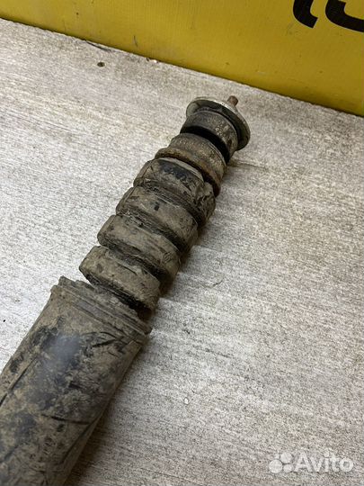 Рено Сандеро амортизатор задний