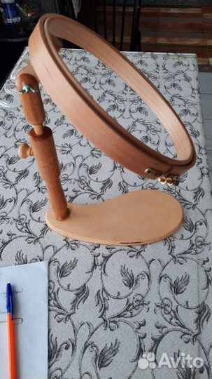 Пяльца на подставке