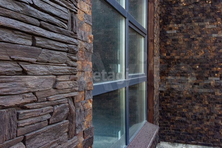 Коттедж 200 м² на участке 6 сот.