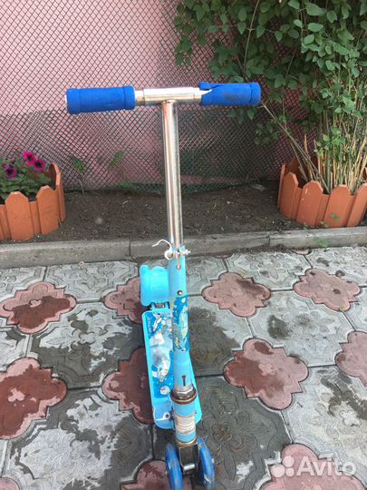 Самокат детский со светящимися колесами