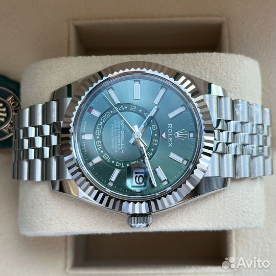 Часы Rolex Sky-Dweller Green Dial