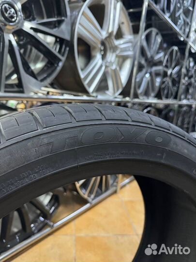 Toyo Proxes Sport 255/40 R20 и 285/35 R20