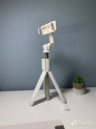 Штатив-селфи палка для телефона белая с пультом
