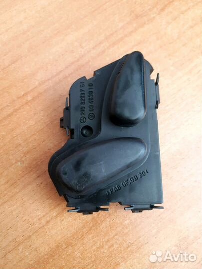 Кнопки регулировки сиденья Мерседес 210 211