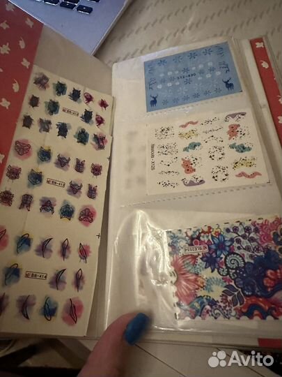 Альбом с наклейками для ногтей