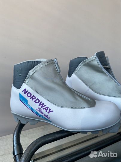 Лыжные ботинки