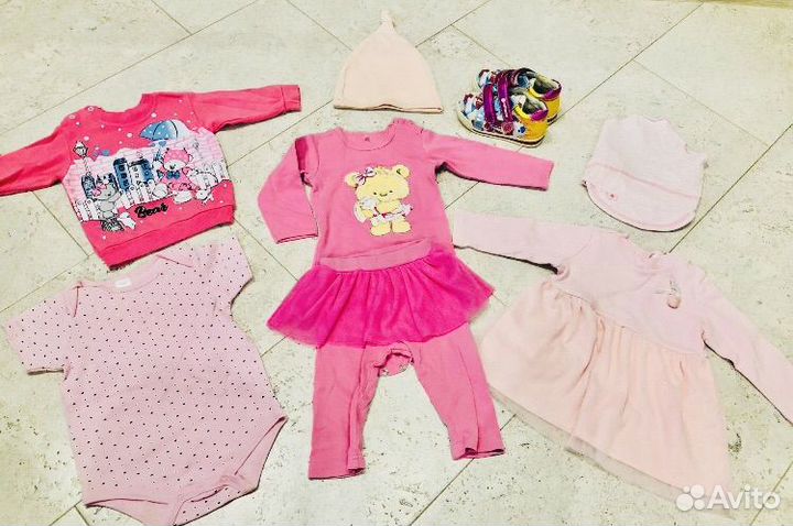 Два больших пакета вещей 68