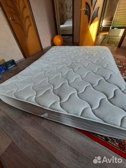 Матрас 160х200 бу