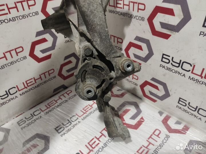 Кронштейн генератора 1.4 i Рено Клио 98-05г