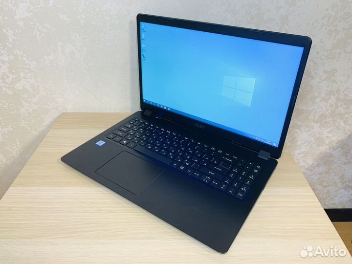 Свежий, мощный ноутбук (SSD/i3/8 гб)