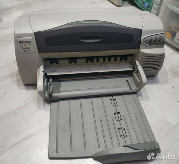 Принтер HP DeskJet 1220C