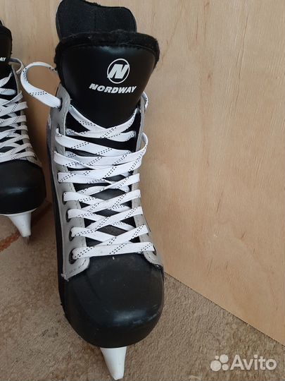 Коньки хоккейные