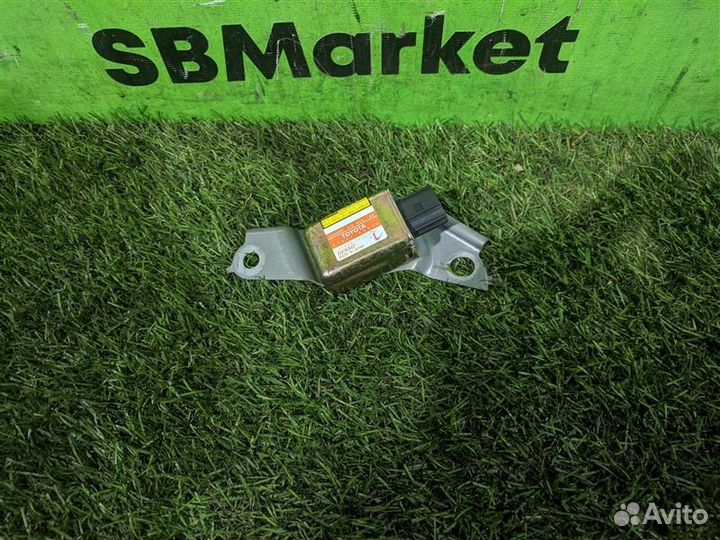 Датчик airbag задний левый Lexus Rx330 MCU38