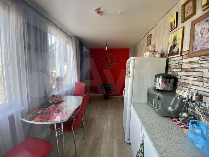 2-к. квартира, 61 м², 2/2 эт.