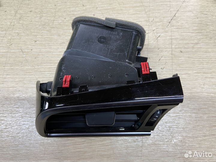 Дефлектор воздушный левый Toyota Camry 75