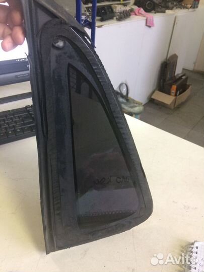 Форточка задняя правая Volkswagen Polo HB хэтчбек