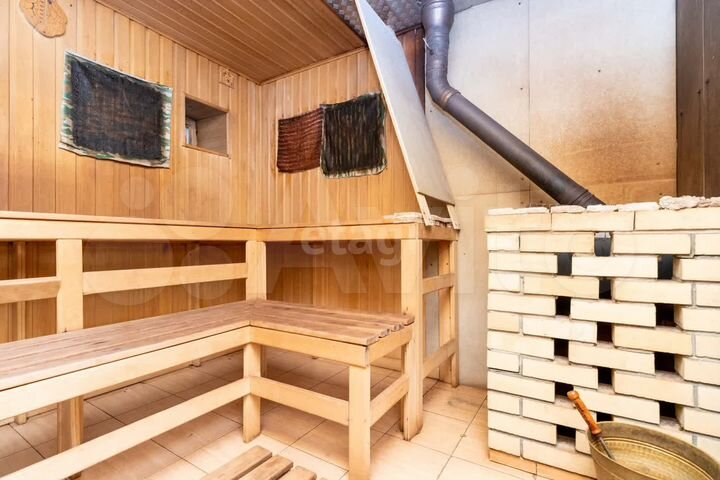 Дом 450 м² на участке 12 сот.