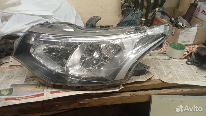 Фара передняя левая mitsubishi outlander 3