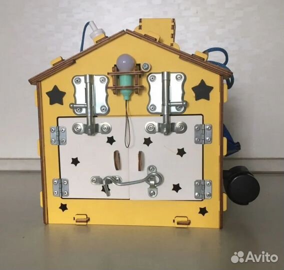 Бизиборд Дом со светом 23х23х25 см Новый прекрасна