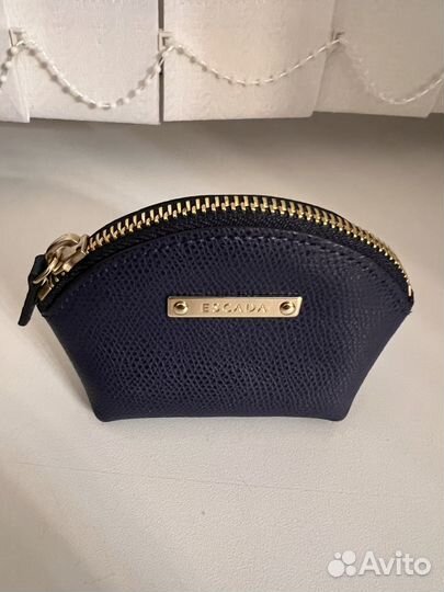 Набор косметичек (4 штуки) фирмы Escada новые