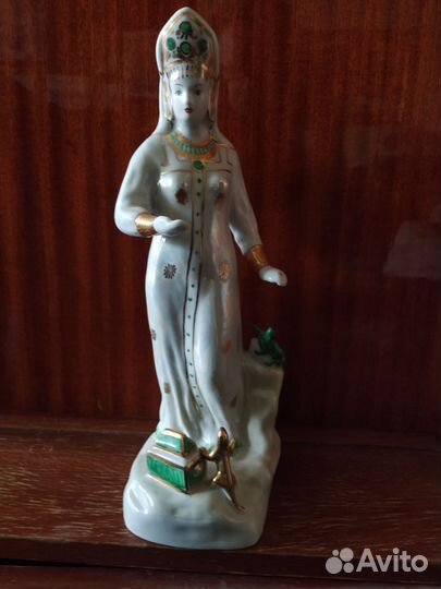 Фарфоровые статуэтки Дулево