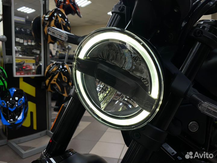 Мотоцикл Husqvarna svartpilen 401