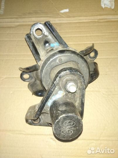 Подушка двигателя Hyundai Solaris Kia Rio 3