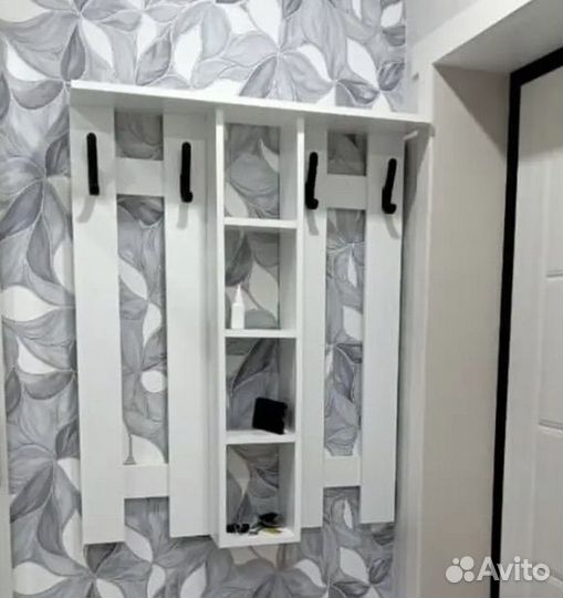 Вешалка настенная в прихожую новая