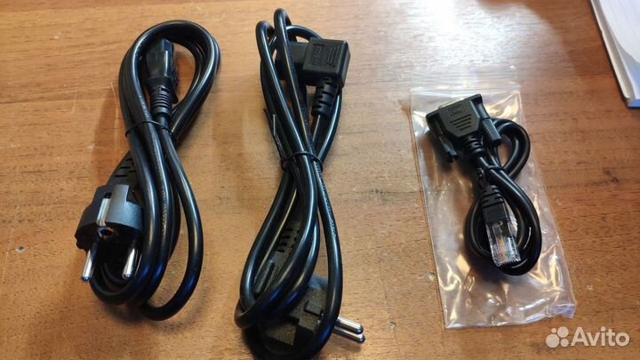 Кабель питания и консольный кабель