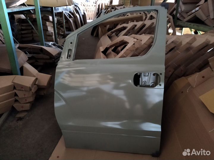 Дверь передняя левая Hyundai Grand Starex H-1