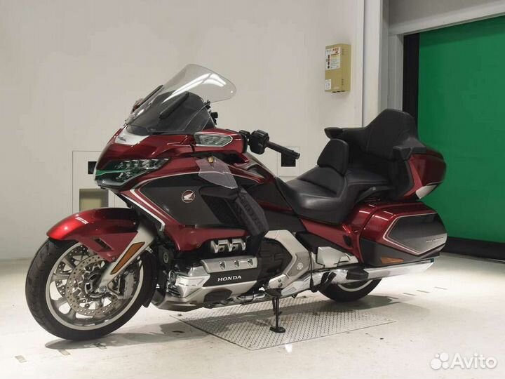 Продам Honda GL 1800 gold wing tour DCT