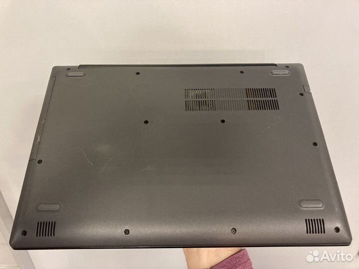 Lenovo 330 15IKB, i3-7020, MX150, 8Gb, SSD256