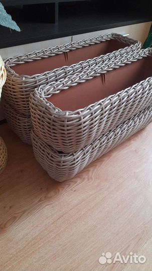 Ящик балконный,горшок для цветов