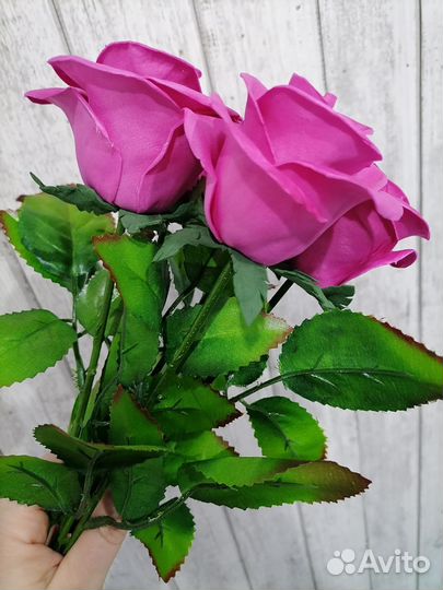 Розы как живые