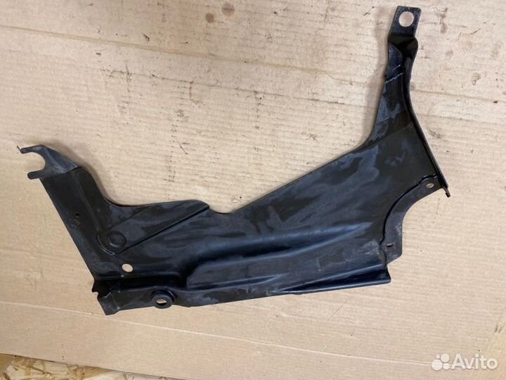 Защита днища левая Audi A4 8E AUK 2006