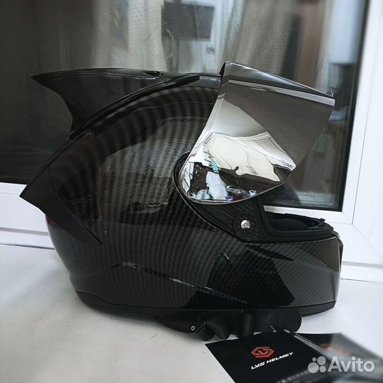 Мото шлем карбон