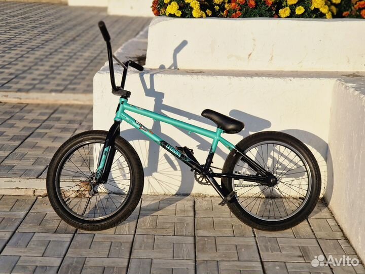 Трюковой велосипед BMX Mongoose legion L60