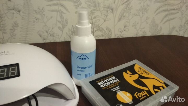 Лампа для маникюра + типсы