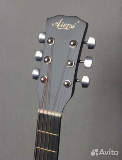 Гитара новая с чехлом и аксессуарами