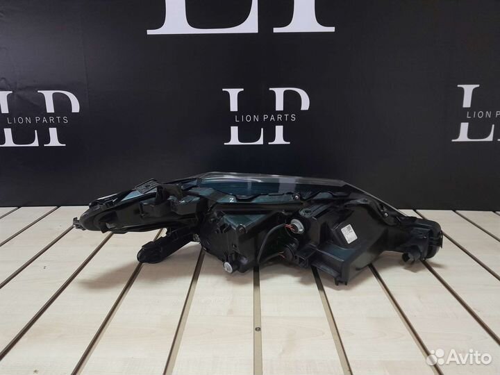 Фара левая Toyota camry 70 рестайлинг