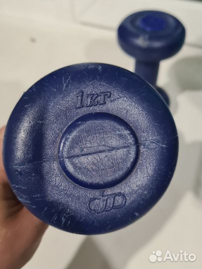 Гантеля 1 кг