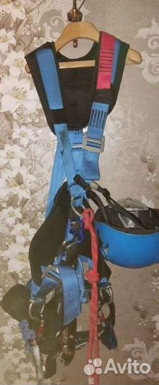 Страховочная привязь