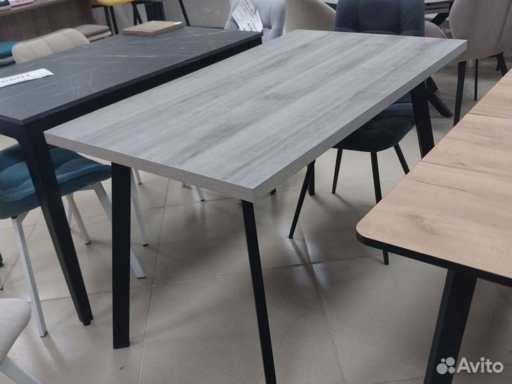 Кухонный стол